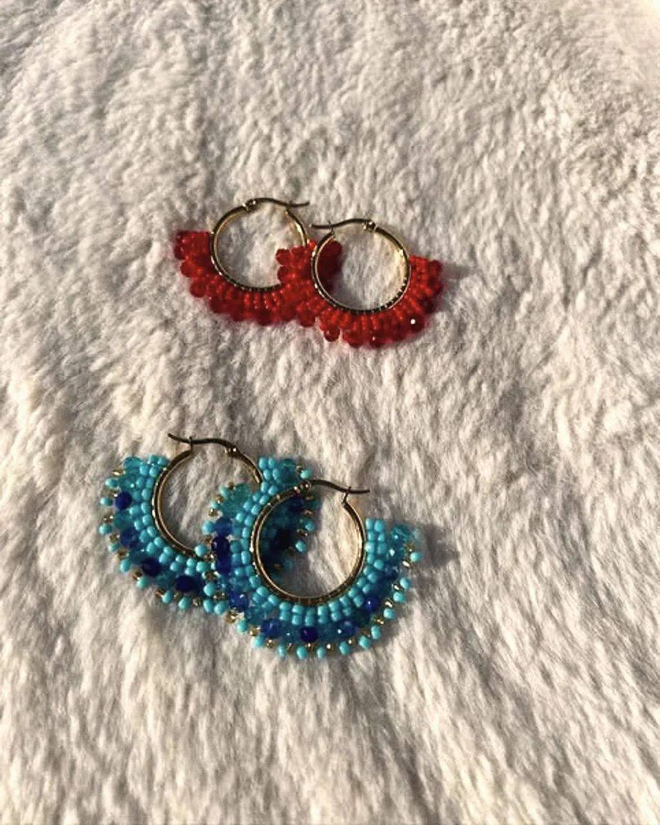 Argollas roja y turquesa