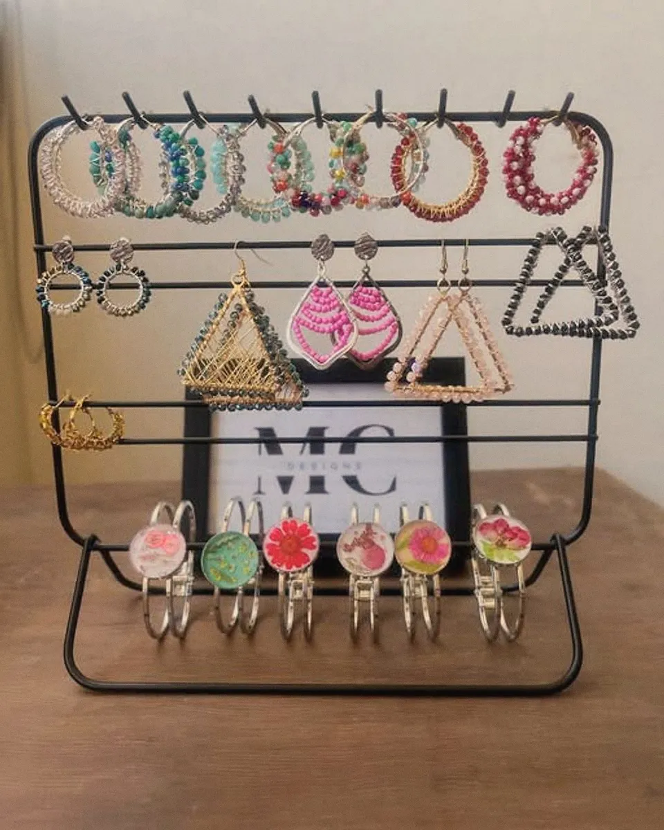 Exhibidor con aros de MC Designs